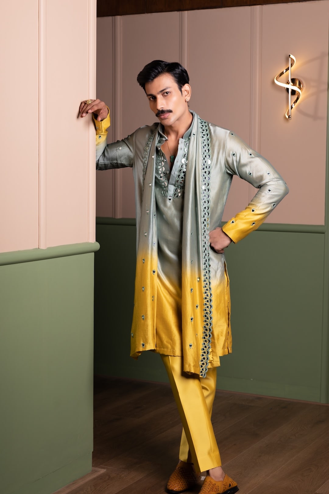 Balloon Mirror Ombre Kurta Stole Set