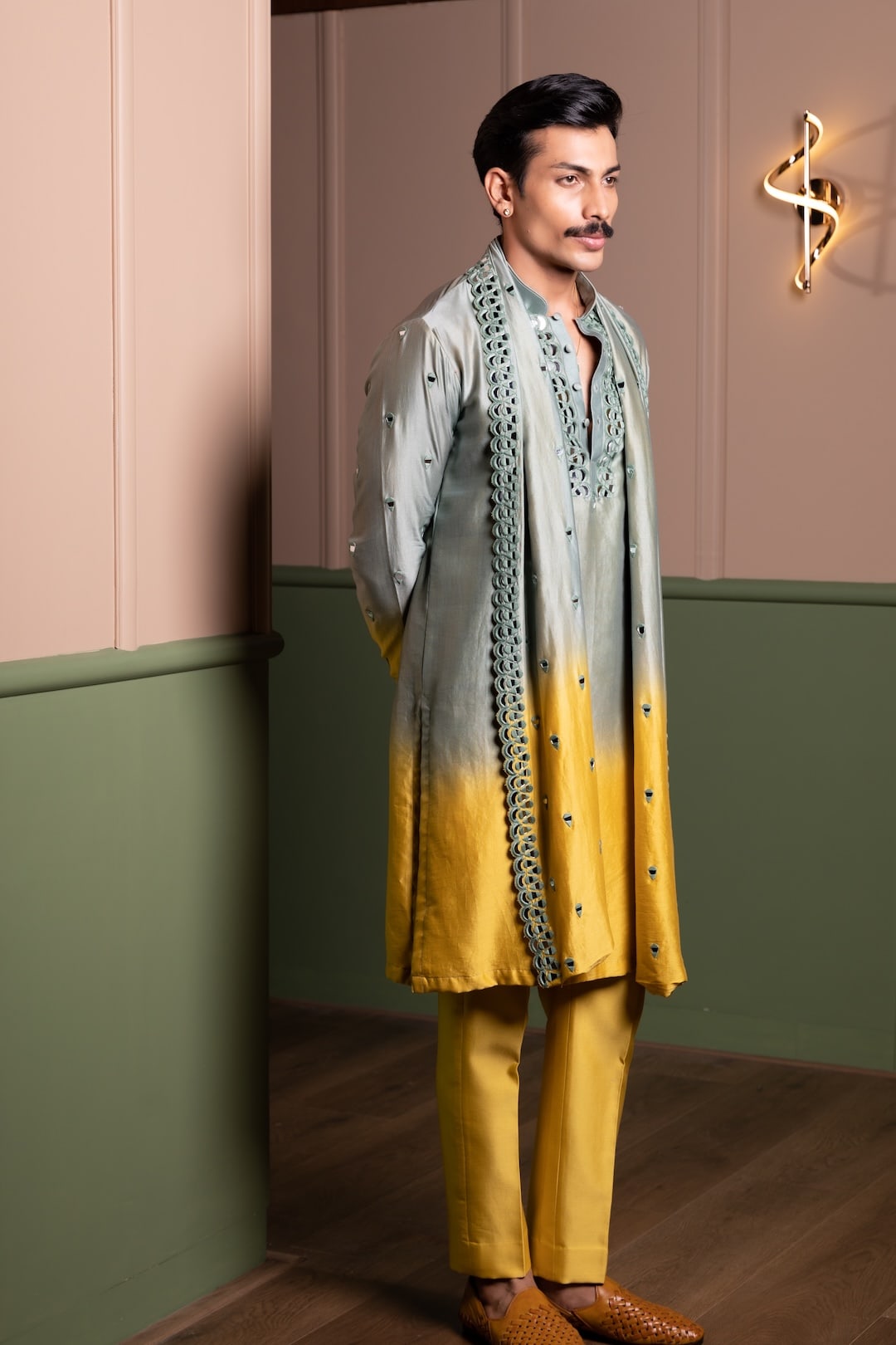 Balloon Mirror Ombre Kurta Stole Set