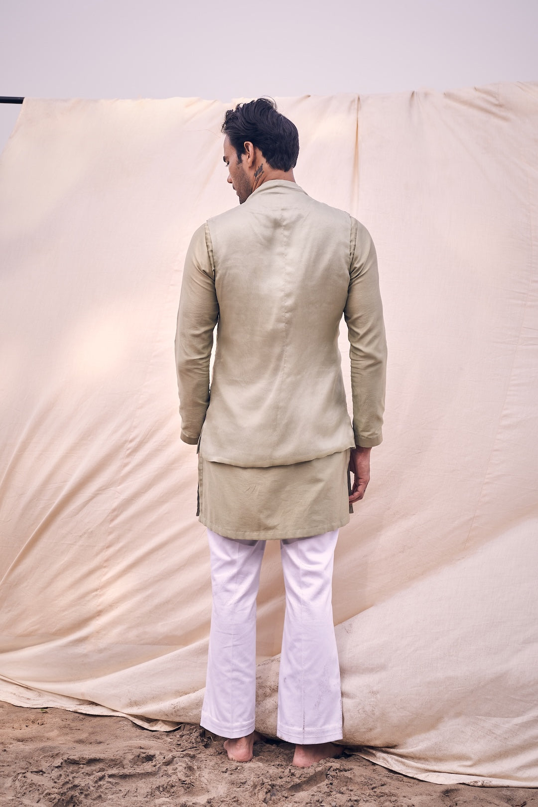 Tie-up Bandi Set With Multicoulour Embroidery